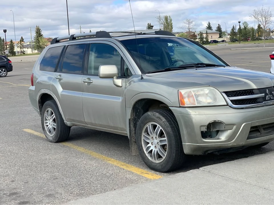2007 Mitsubishi Endeavor - Image 3 of 4