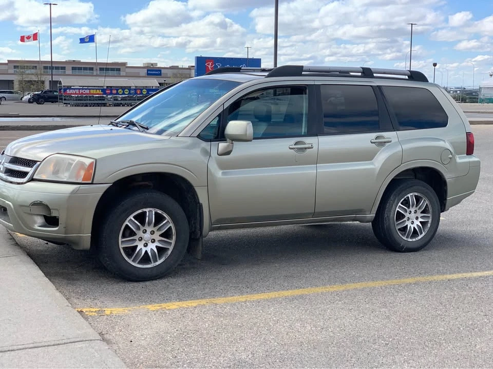 2007 Mitsubishi Endeavor - Image 2 of 4