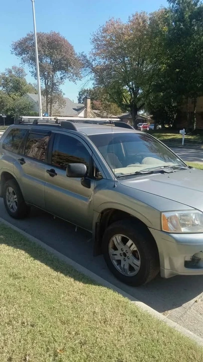 2007 Mitsubishi Endeavor - Image 5 of 9