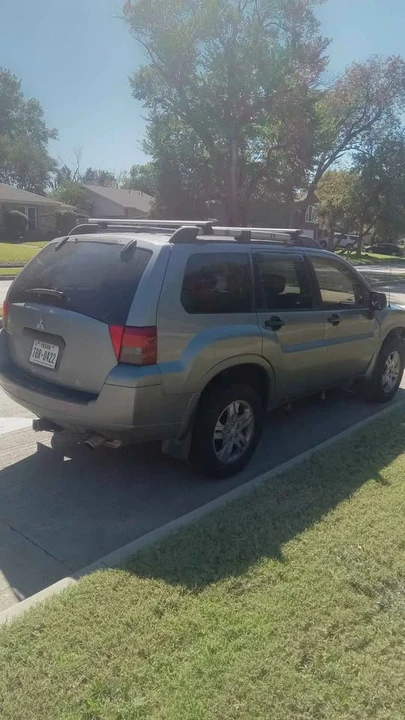 2007 Mitsubishi Endeavor - Image 4 of 9