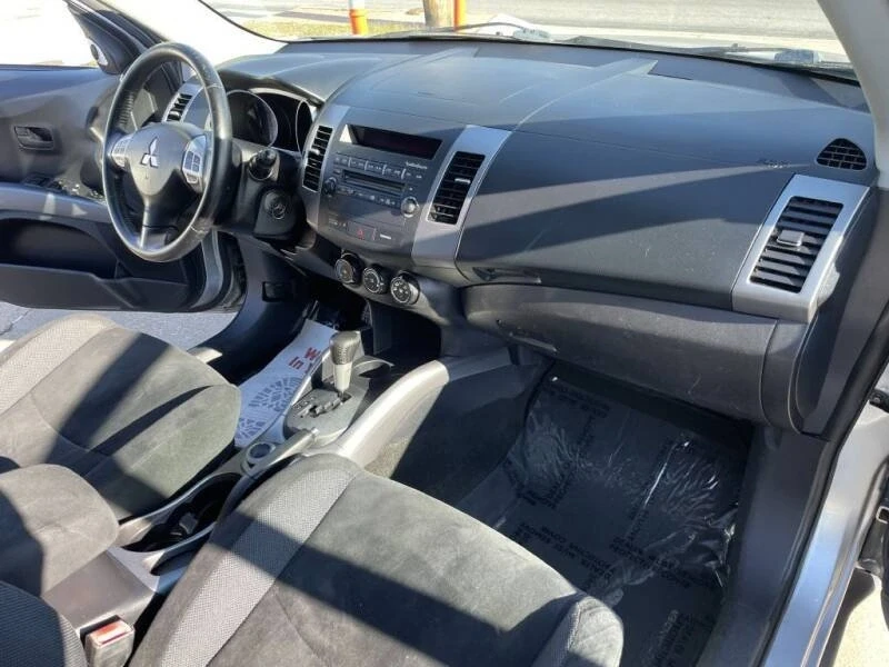 2007 Mitsubishi Outlander - Image 16 of 19