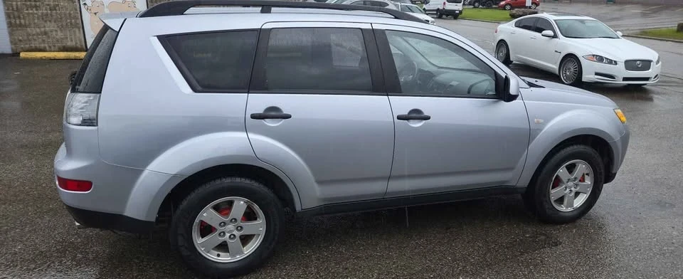 2007 Mitsubishi Outlander - Image 7 of 13