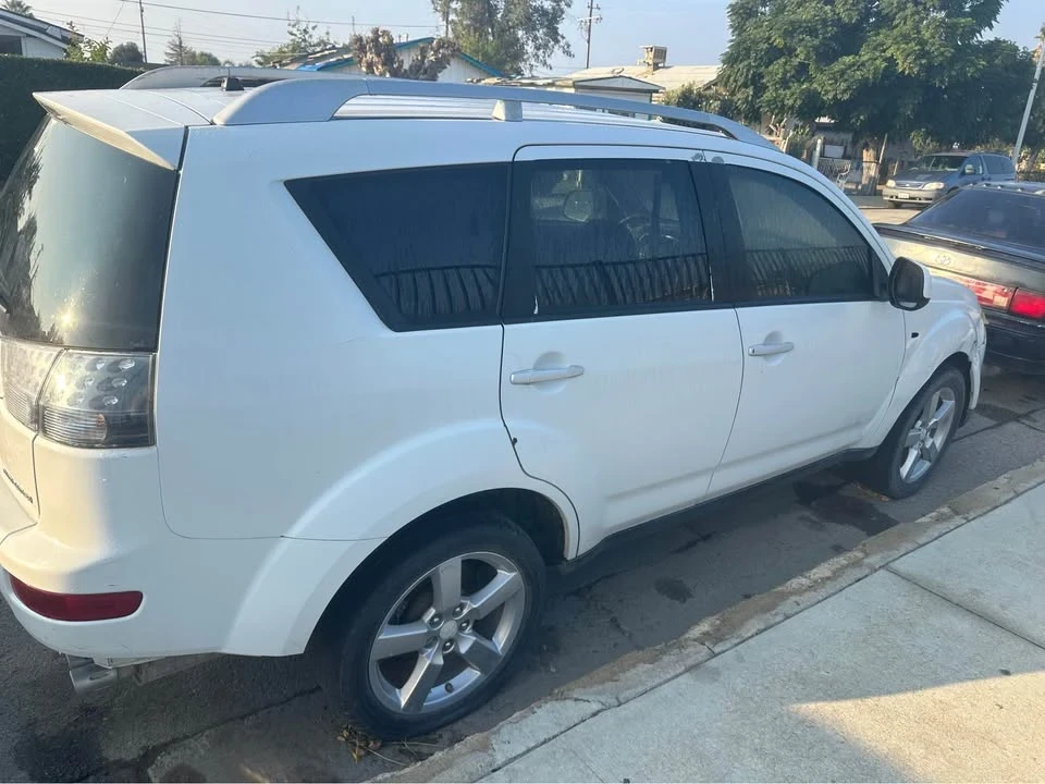2007 Mitsubishi Outlander - Image 3 of 7