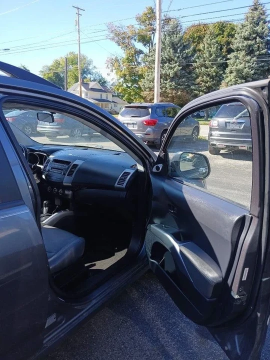 2007 Mitsubishi Outlander - Image 13 of 17