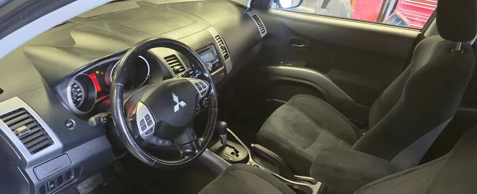 2007 Mitsubishi Outlander - Image 13 of 13
