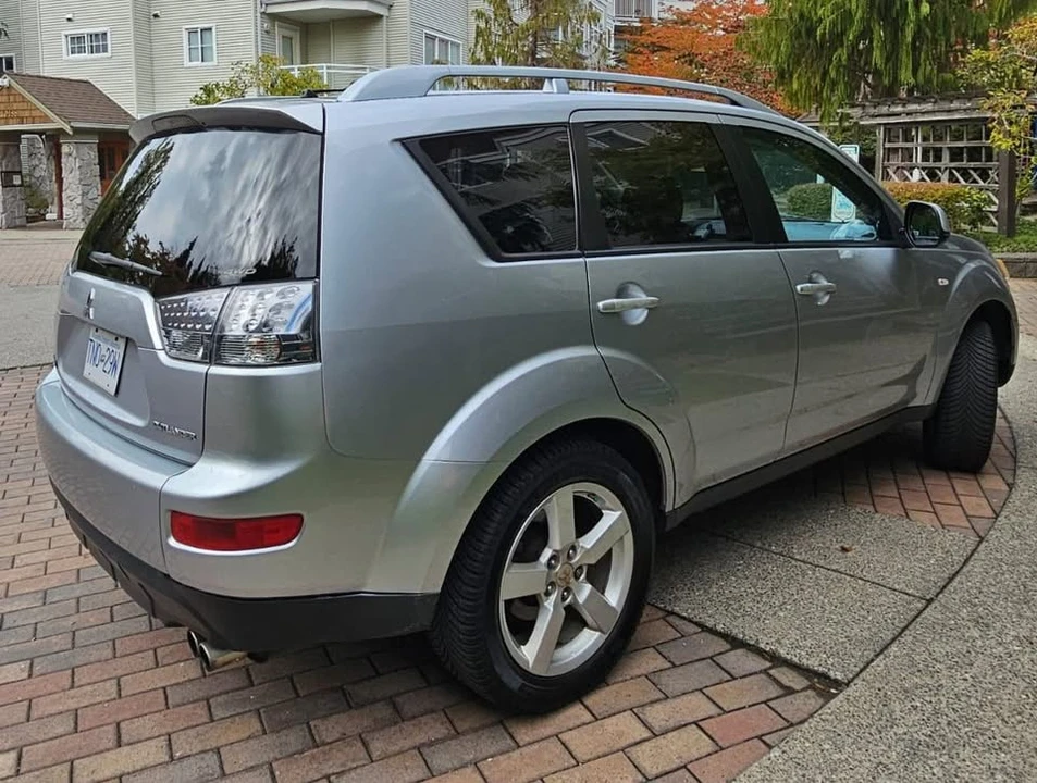 2007 Mitsubishi Outlander - Image 8 of 19