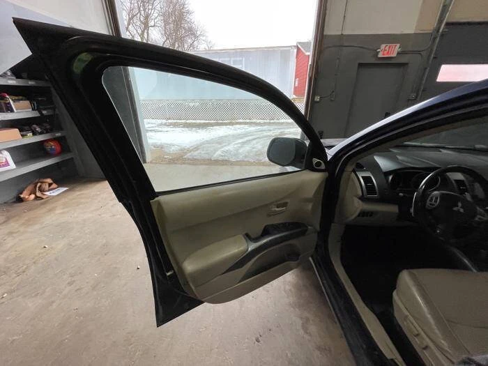 2007 Mitsubishi Outlander - Image 20 of 20