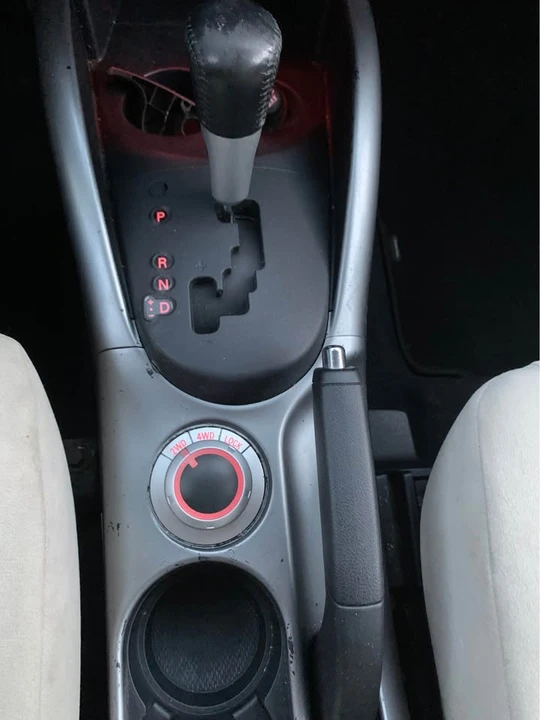 2007 Mitsubishi Outlander - Image 2 of 10