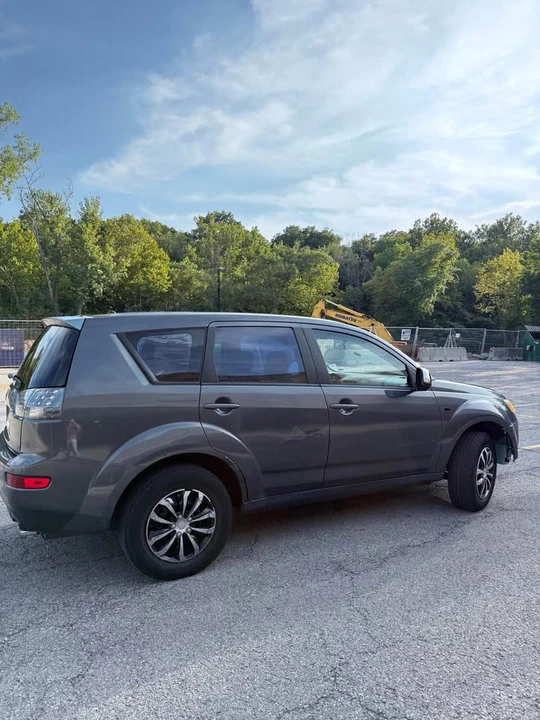 2007 Mitsubishi Outlander - Image 9 of 10