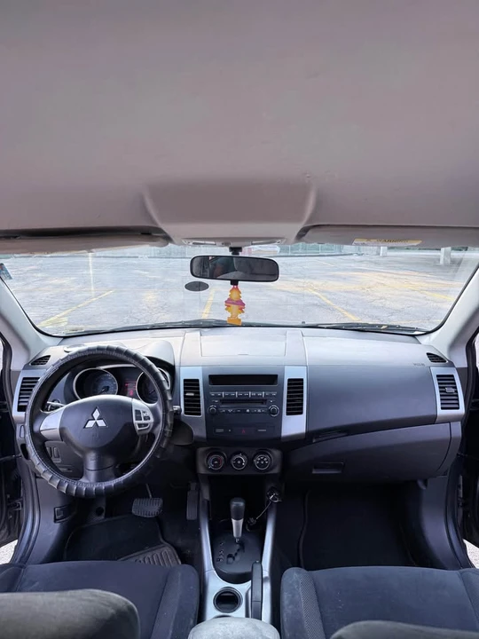 2007 Mitsubishi Outlander - Image 8 of 10