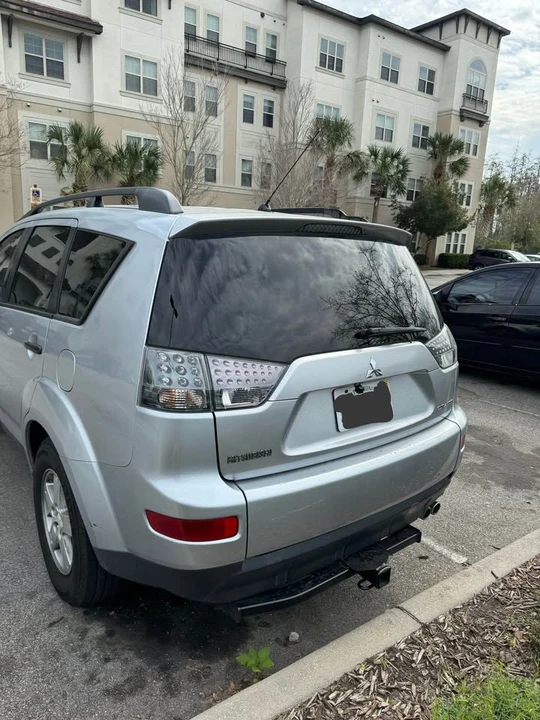 2007 Mitsubishi Outlander - Image 2 of 7