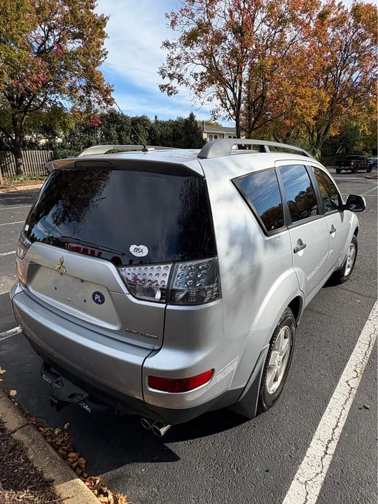 2007 Mitsubishi Outlander - Image 3 of 4