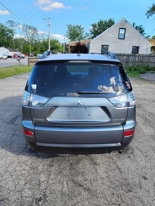 2007 Mitsubishi Outlander - Image 10 of 13
