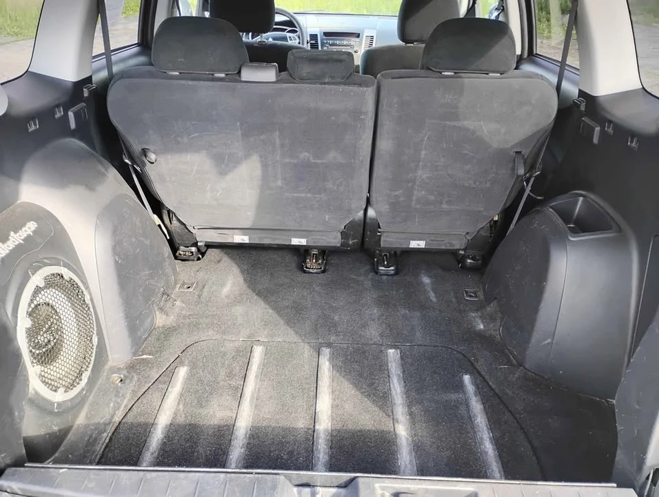 2007 Mitsubishi Outlander - Image 12 of 13