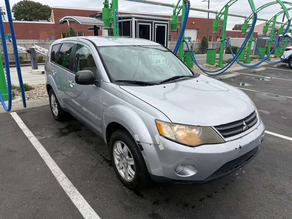 2007 Mitsubishi Outlander - Image 9 of 9
