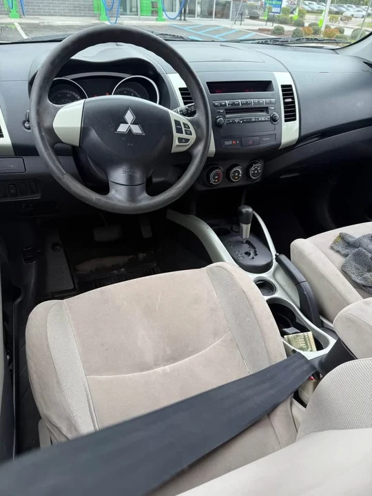 2007 Mitsubishi Outlander - Image 4 of 9
