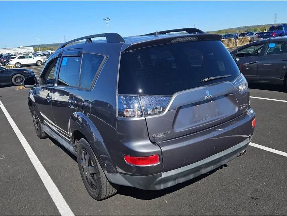2007 Mitsubishi Outlander - Image 2 of 12