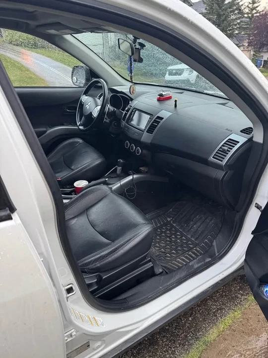 2007 Mitsubishi Outlander - Image 3 of 10