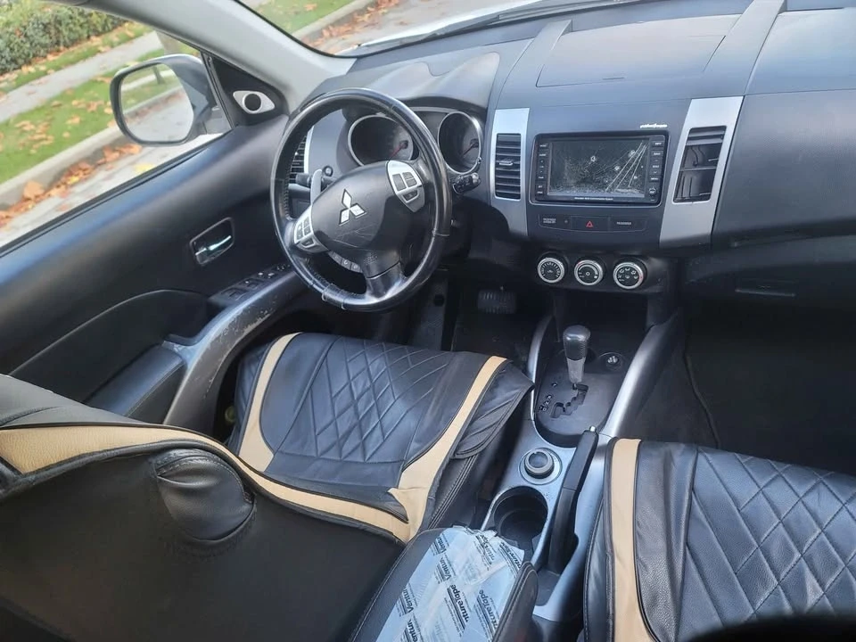 2007 Mitsubishi Outlander - Image 10 of 17
