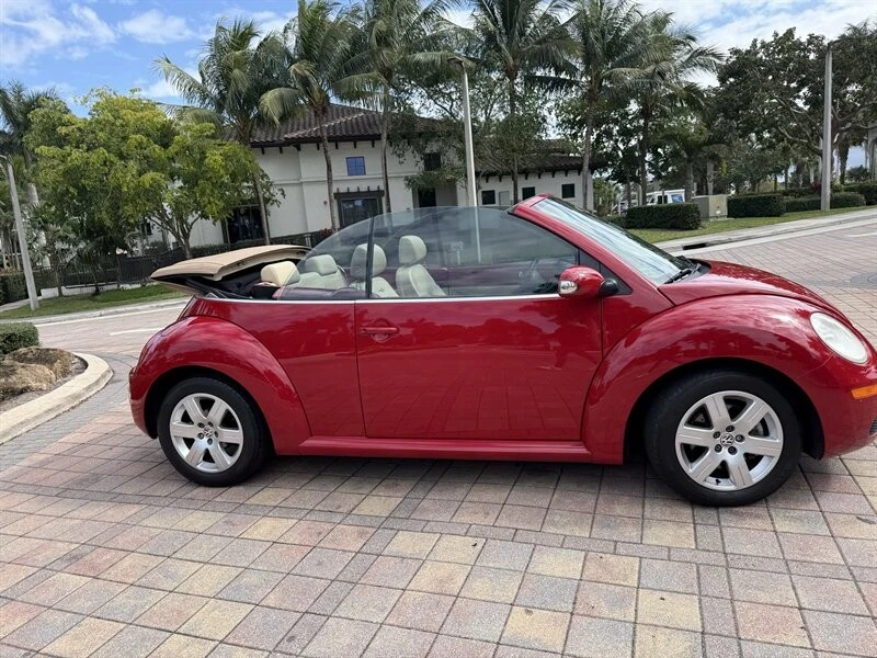 2007 Volkswagen New Beetle - Image 19 of 21