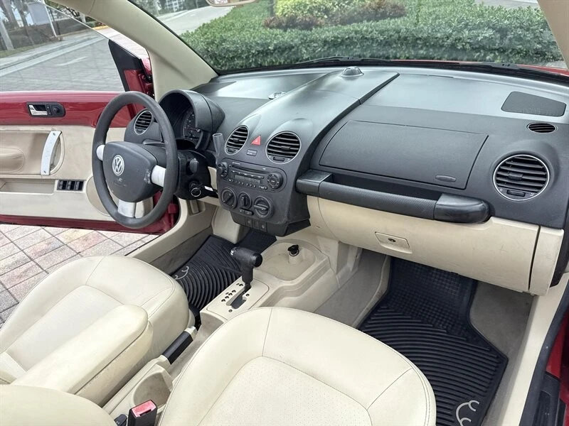 2007 Volkswagen New Beetle - Image 16 of 21