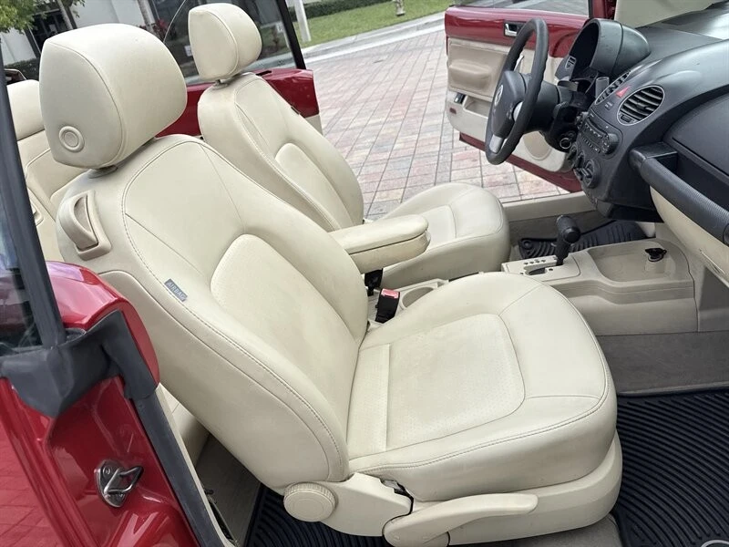 2007 Volkswagen New Beetle - Image 19 of 21