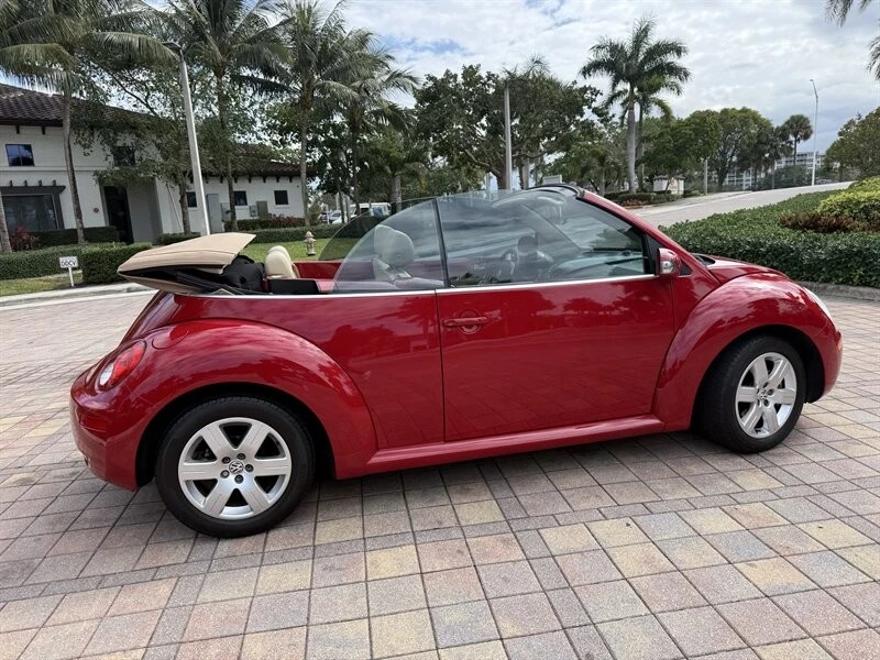 2007 Volkswagen New Beetle - Image 10 of 21