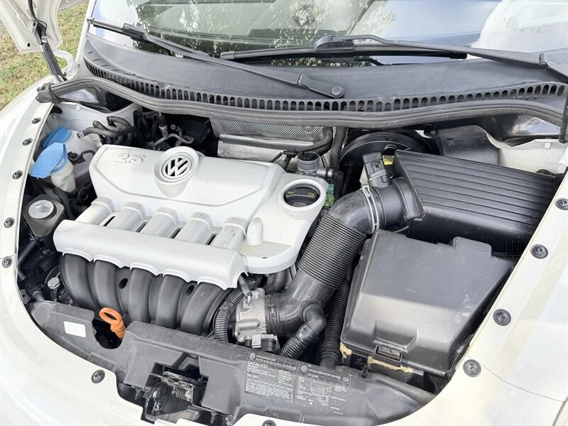 2007 Volkswagen New Beetle - Image 16 of 21