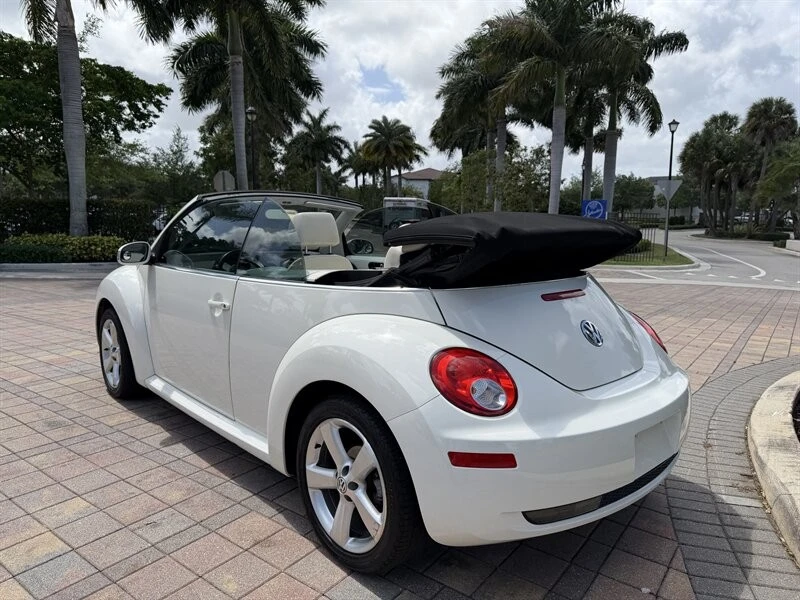 2007 Volkswagen New Beetle - Image 8 of 21
