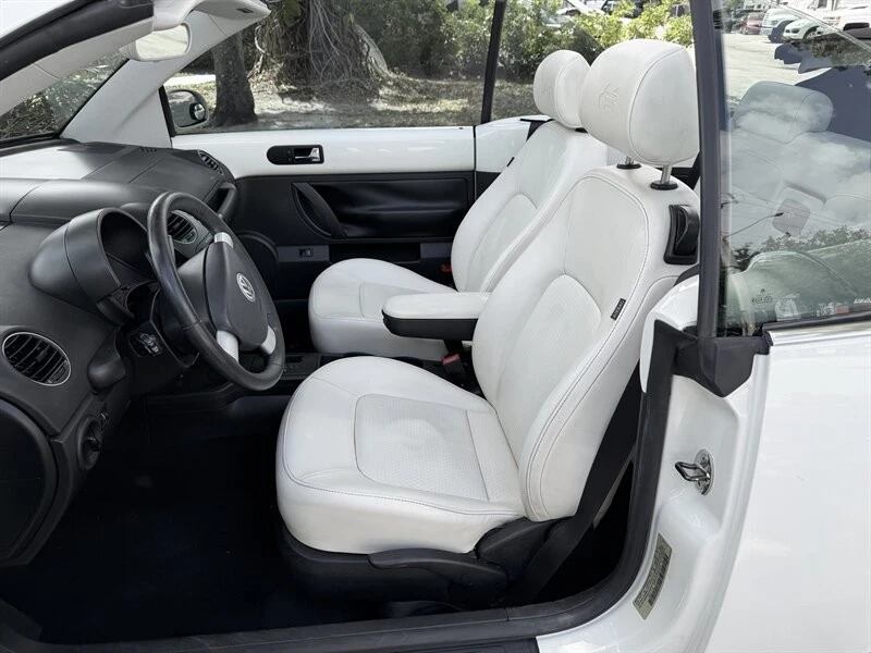 2007 Volkswagen New Beetle - Image 13 of 21
