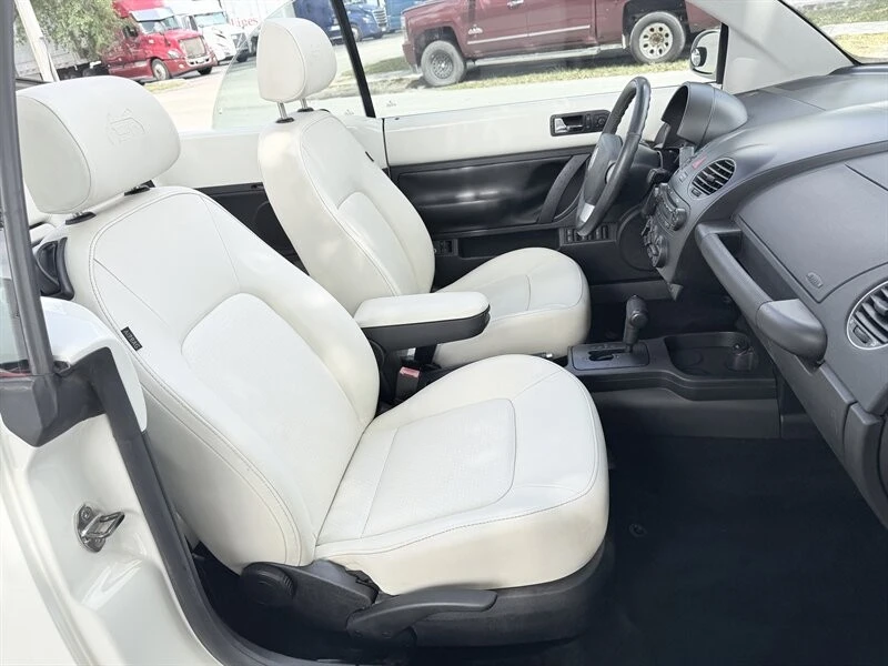 2007 Volkswagen New Beetle - Image 19 of 21
