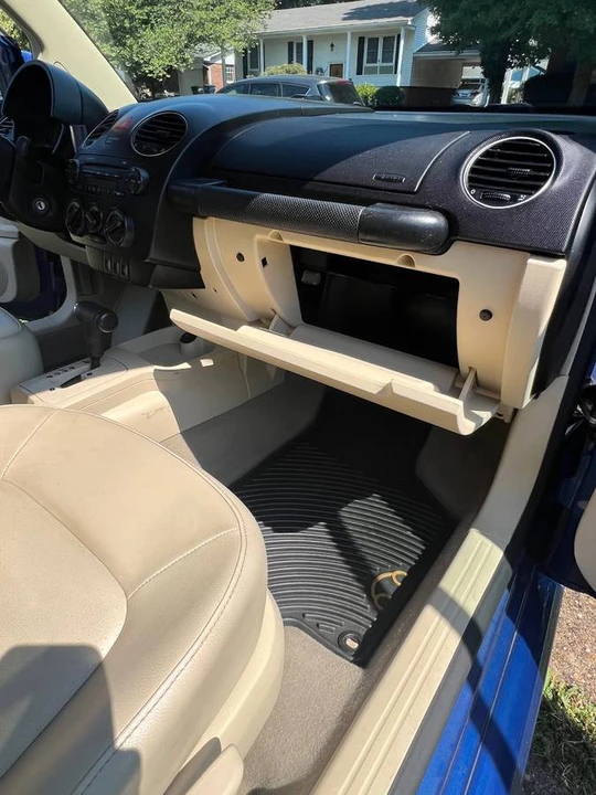 2007 Volkswagen New Beetle - Image 15 of 20