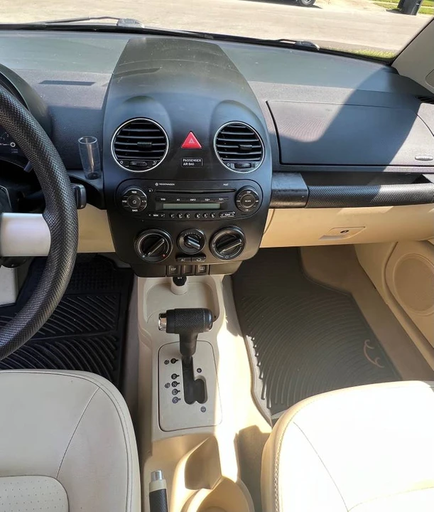 2007 Volkswagen New Beetle - Image 10 of 20