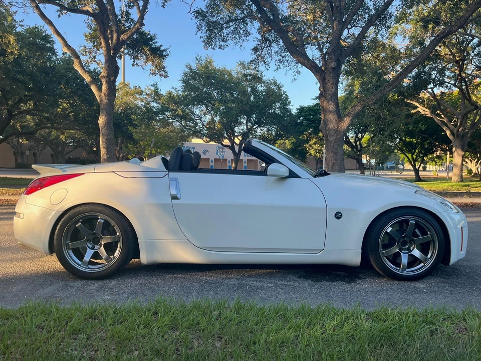 2007 Nissan 350Z 5th Gen - Image 11 of 31