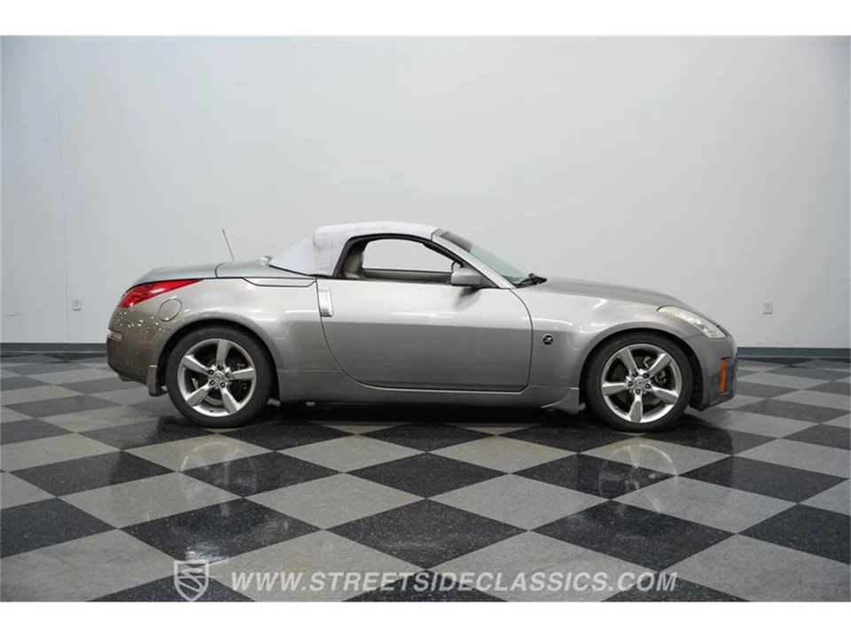2007 Nissan 350Z 5th Gen - Image 13 of 31