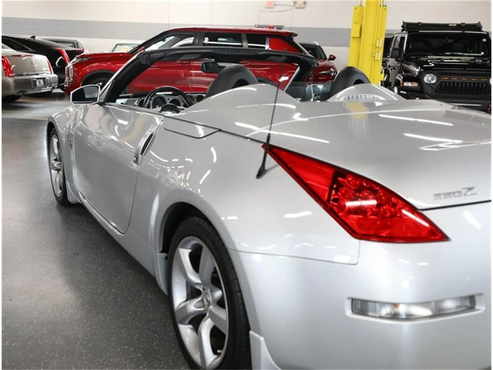 2007 Nissan 350Z 5th Gen - Image 15 of 31