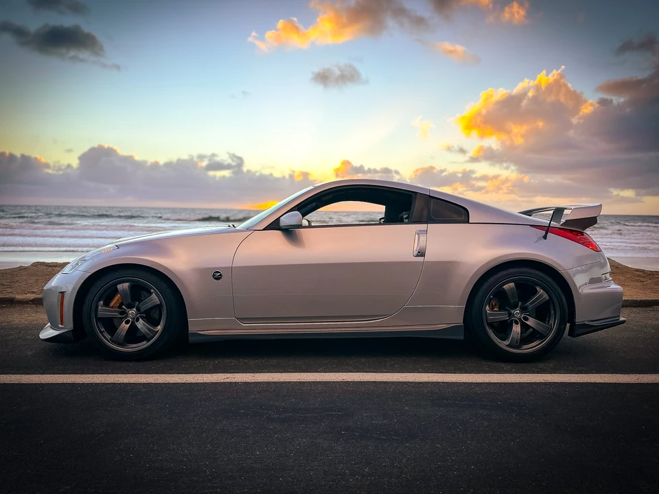 2007 Nissan 350Z 5th Gen - Image 13 of 31