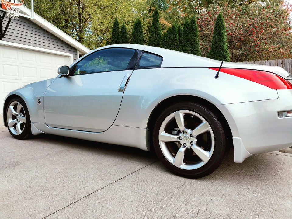 2007 Nissan 350Z 5th Gen - Image 13 of 31
