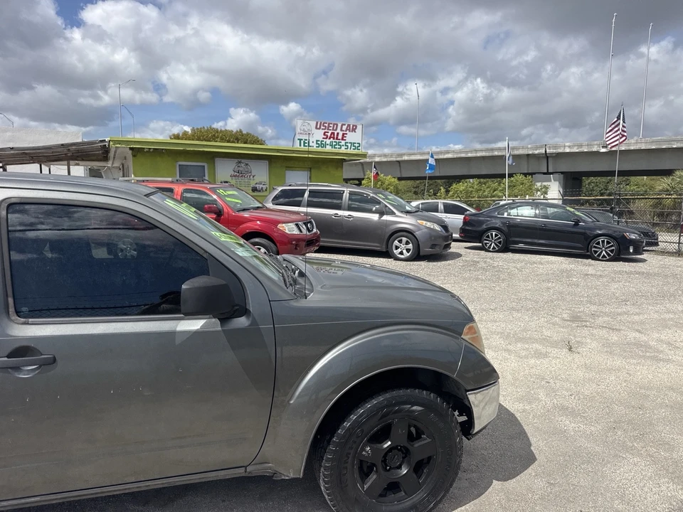 2007 Nissan Frontier 2nd Gen - Image 5 of 21
