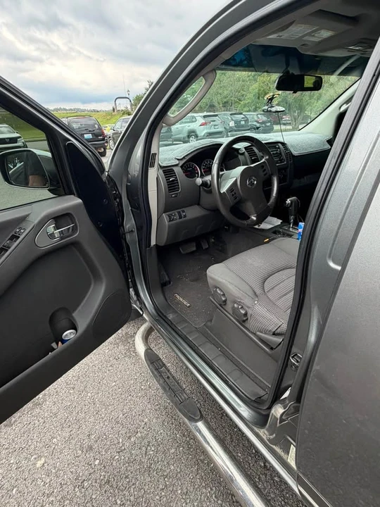 2007 Nissan Frontier 2nd Gen - Image 6 of 11