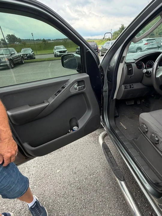 2007 Nissan Frontier 2nd Gen - Image 7 of 11