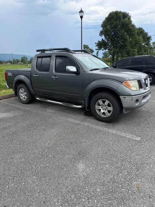 2007 Nissan Frontier 2nd Gen - Image 2 of 11