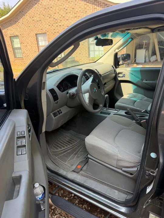 2007 Nissan Frontier 2nd Gen - Image 9 of 12
