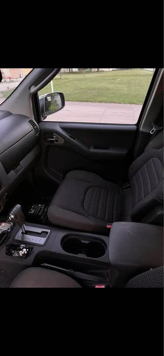 2007 Nissan Frontier 2nd Gen - Image 5 of 15