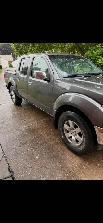 2007 Nissan Frontier 2nd Gen - Image 2 of 16