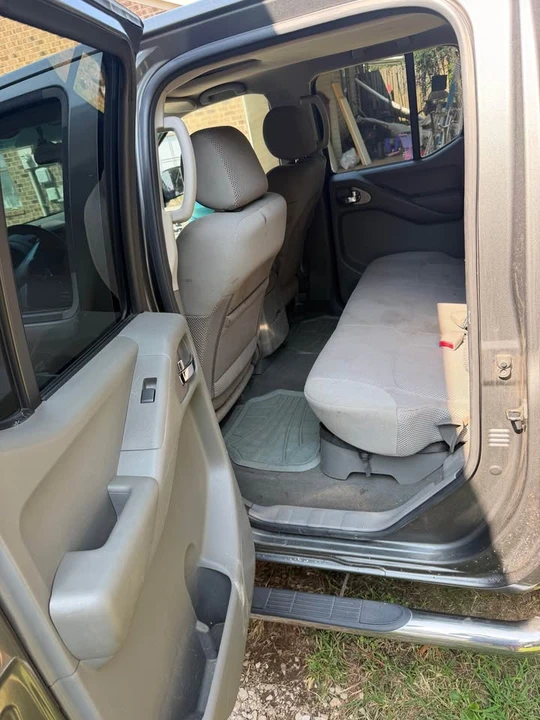 2007 Nissan Frontier 2nd Gen - Image 8 of 12