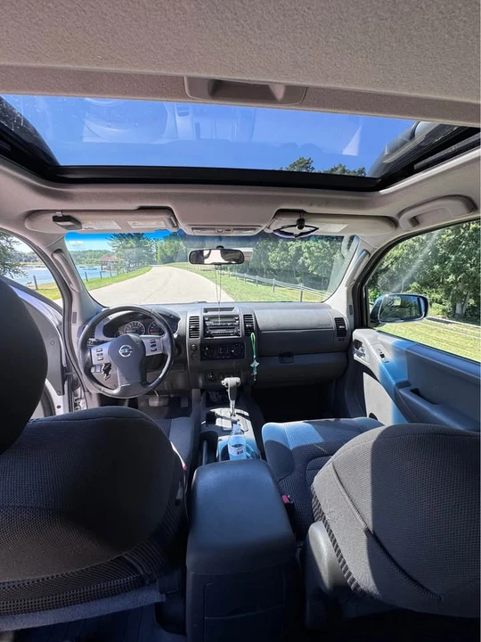 2007 Nissan Frontier 2nd Gen - Image 11 of 13