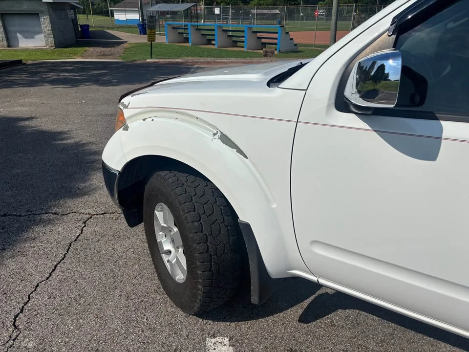 2007 Nissan Frontier 2nd Gen - Image 11 of 15