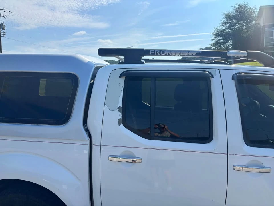 2007 Nissan Frontier 2nd Gen - Image 13 of 15