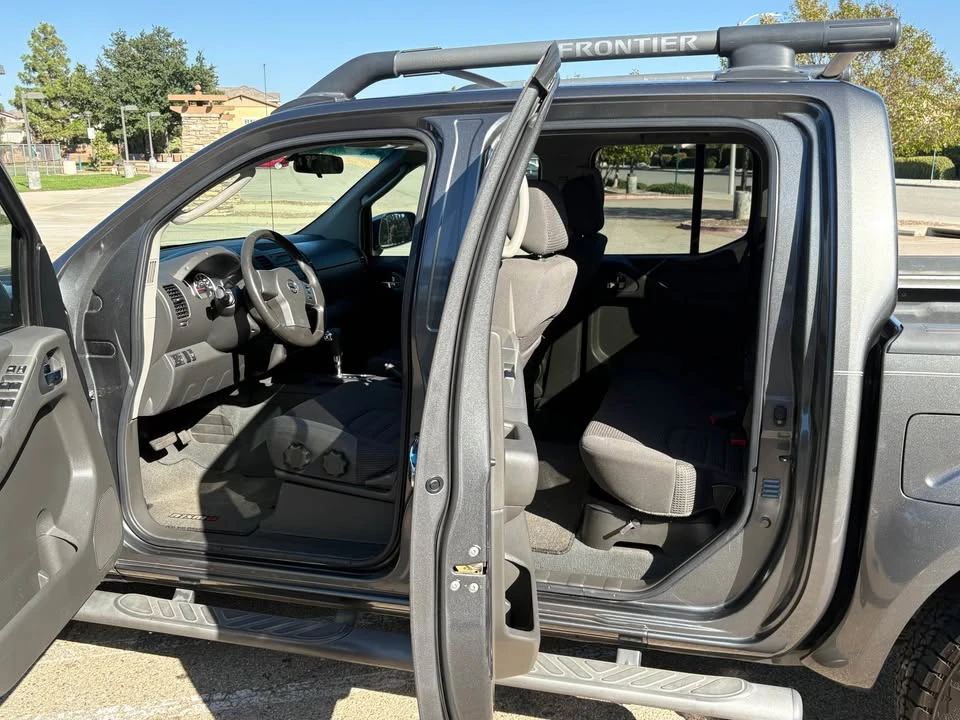 2007 Nissan Frontier 2nd Gen - Image 11 of 14